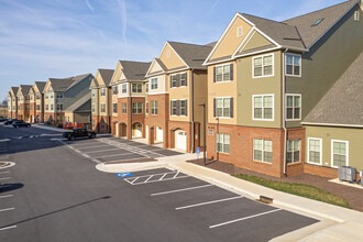 Washington Landing Apartments in Charles Town, WV - Foto de edificio - Building Photo