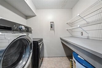 12484 Abrams Rd in Dallas, TX - Building Photo - Building Photo