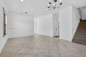 9886 W 34th Ave in Hialeah, FL - Building Photo - Building Photo