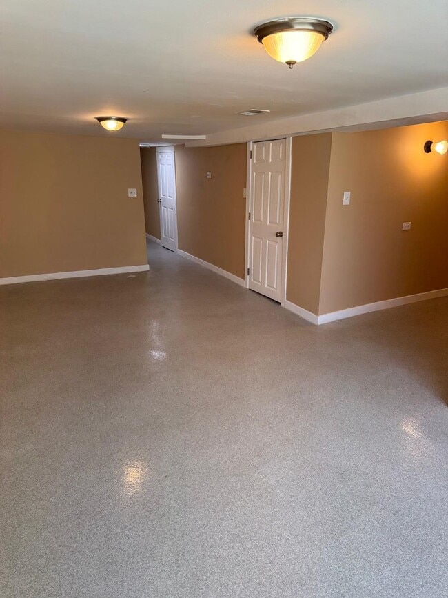 2132 S Harding Ave, Unit 1