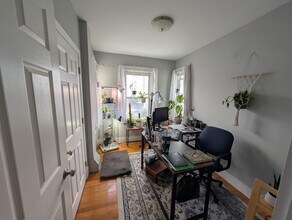 11 Kearney St, Unit 2 in Malden, MA - Foto de edificio - Building Photo