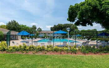 116 Gardens Dr, Unit 116 Gardens drive unit 10 in Pompano Beach, FL - Foto de edificio - Building Photo