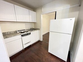 465 Park Dr, Unit B in Boston, MA - Building Photo - Building Photo