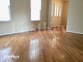 1716 Eastwind Ct in Cincinnati, OH - Building Photo - Building Photo