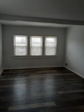 743 Bluff St, Unit 2 - Upper in Bridgeville, PA - Foto de edificio - Building Photo