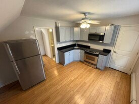 1 Brian St, Unit 1 in Holbrook, NY - Building Photo