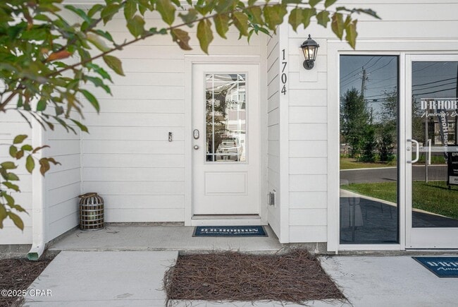 1715 Jakes Dr in Panama City, FL - Building Photo - Building Photo