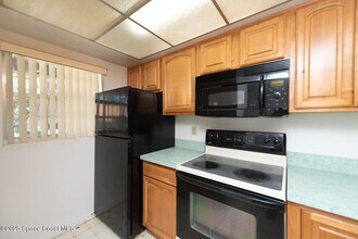 3059 Sir Hamilton Cir in Titusville, FL - Building Photo - Building Photo