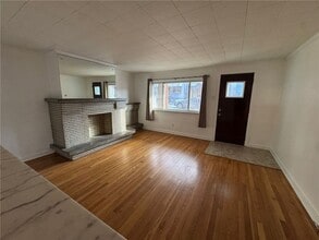 311 Linden Ave, Unit 201 in Pittsburgh, PA - Building Photo - Building Photo