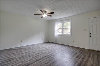 304 Lexington Dr in Lawrenceville, GA - Building Photo - Building Photo