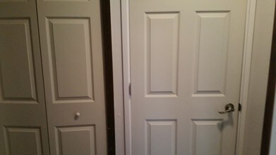 2116 Thaler Ave in Ann Arbor, MI - Foto de edificio - Building Photo