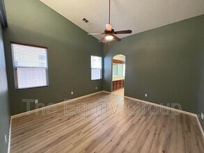 1016 E Arlen Ave in Visalia, CA - Building Photo - Building Photo
