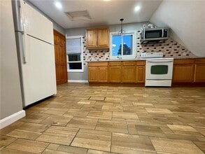 36 Highland Ave in Pawtucket, RI - Building Photo - Building Photo