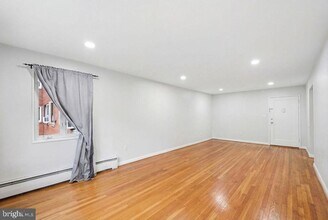 111 Lee Ave, Unit 302 in Takoma Park, MD - Building Photo - Building Photo