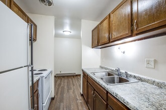 Half Moon Lake Apartments in Eau Claire, WI - Foto de edificio - Interior Photo