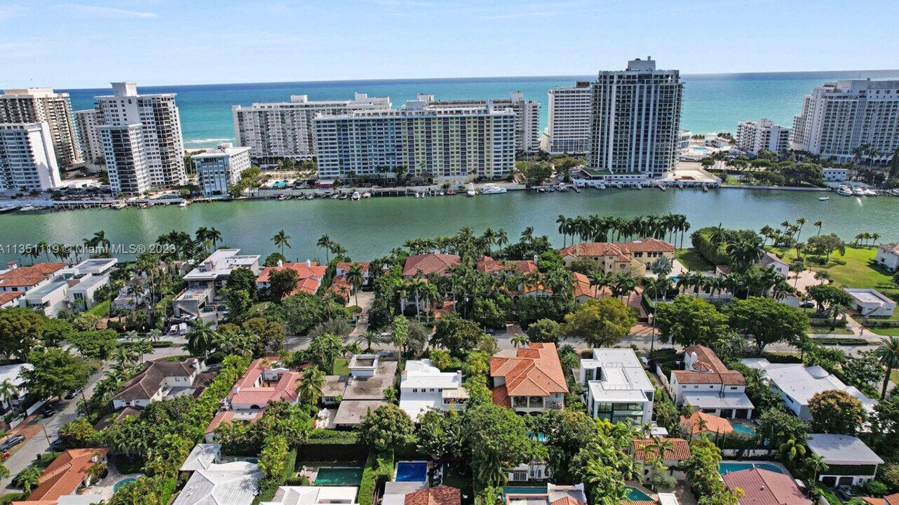 5650 Pine Tree Dr in Miami Beach, FL - Building Photo