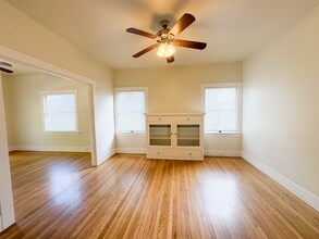 2522 Capitol Ave, Unit 2 in Sacramento, CA - Foto de edificio - Building Photo