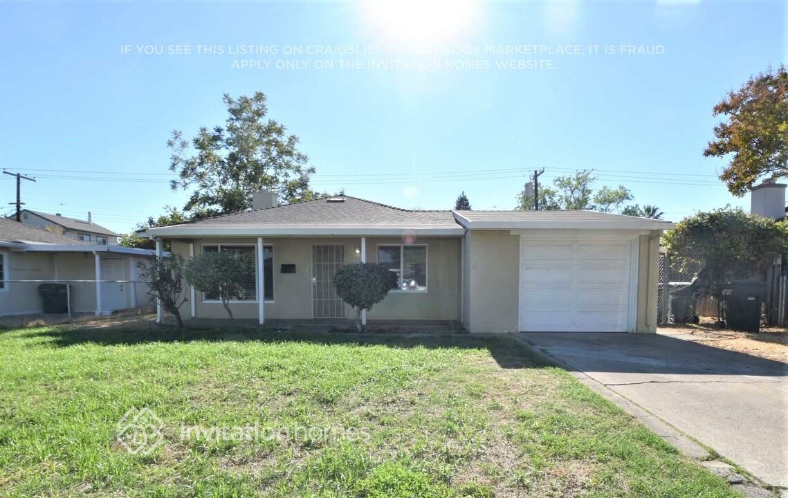 3354 Horseshoe Dr in Sacramento, CA - Building Photo