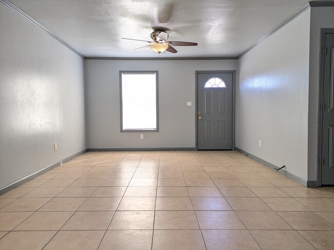 807 21st St in Gretna, LA - Foto de edificio - Building Photo