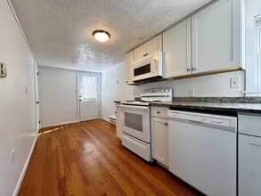 807 Washington St in Easton, MA - Building Photo - Building Photo