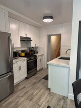 2141 Forest View Ave in Hillsborough, CA - Building Photo - Building Photo
