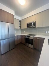 80 Green Gardens Blvd in Toronto, ON - Building Photo - Building Photo