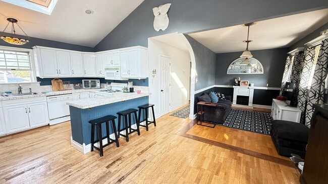 6 Cape Rd, Unit 2 in Amityville, NY - Building Photo - Building Photo