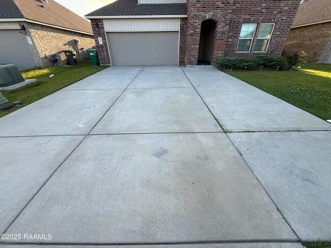 200 Broussard Hl Dr in Broussard, LA - Building Photo - Building Photo