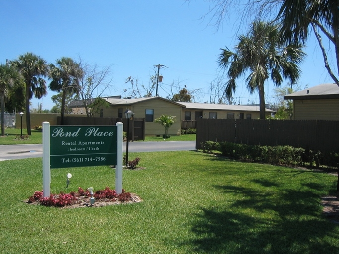 Pond Place Apartments in Lake Worth, FL - Building Photo