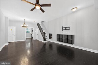 2541 S Mole St in Philadelphia, PA - Building Photo - Building Photo