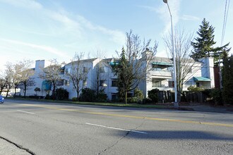 Vista Point in Seattle, WA - Foto de edificio - Building Photo