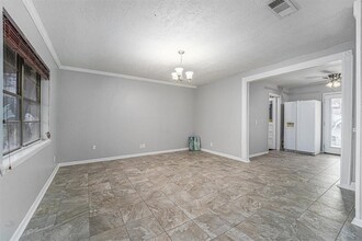 813 Texas Ave in League City, TX - Building Photo - Building Photo