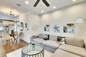 1311 Justin Ln in Austin, TX - Building Photo - Building Photo