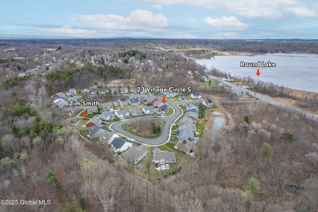 23 Village Circle N in Round Lake, NY - Building Photo - Building Photo