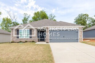 165 Olde Hearth Rd in New Market, AL - Building Photo