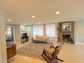 201 E Duffy St in Savannah, GA - Building Photo - Building Photo