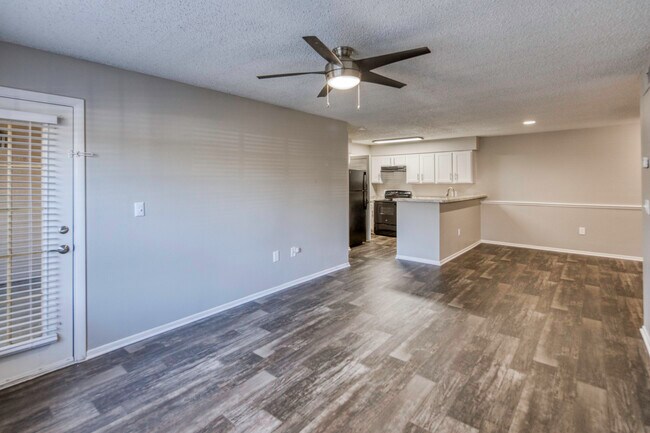 Park at Walden Lake in Plant City, FL - Building Photo - Interior Photo