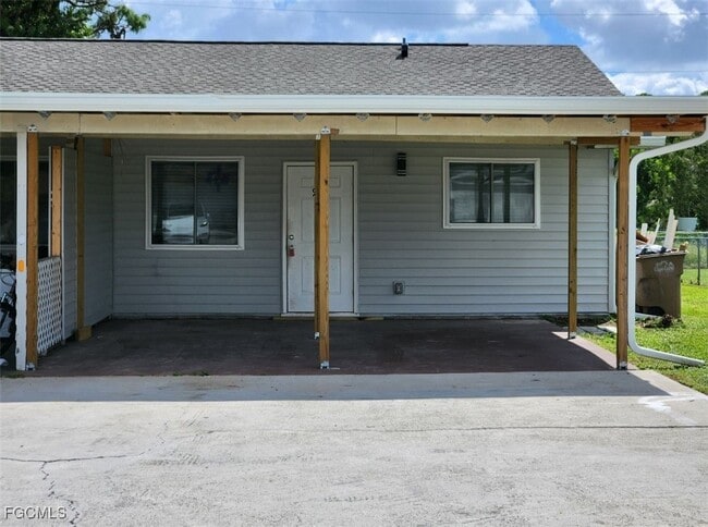 property at 925 SE 23rd Pl