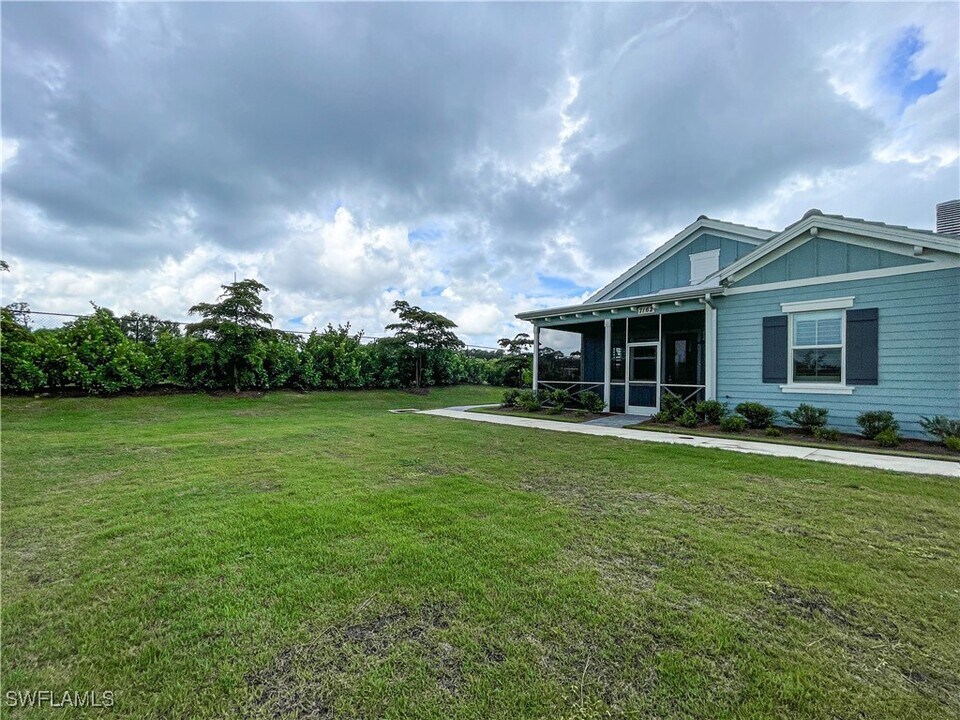 7162 Saona CT in Naples, FL - Building Photo
