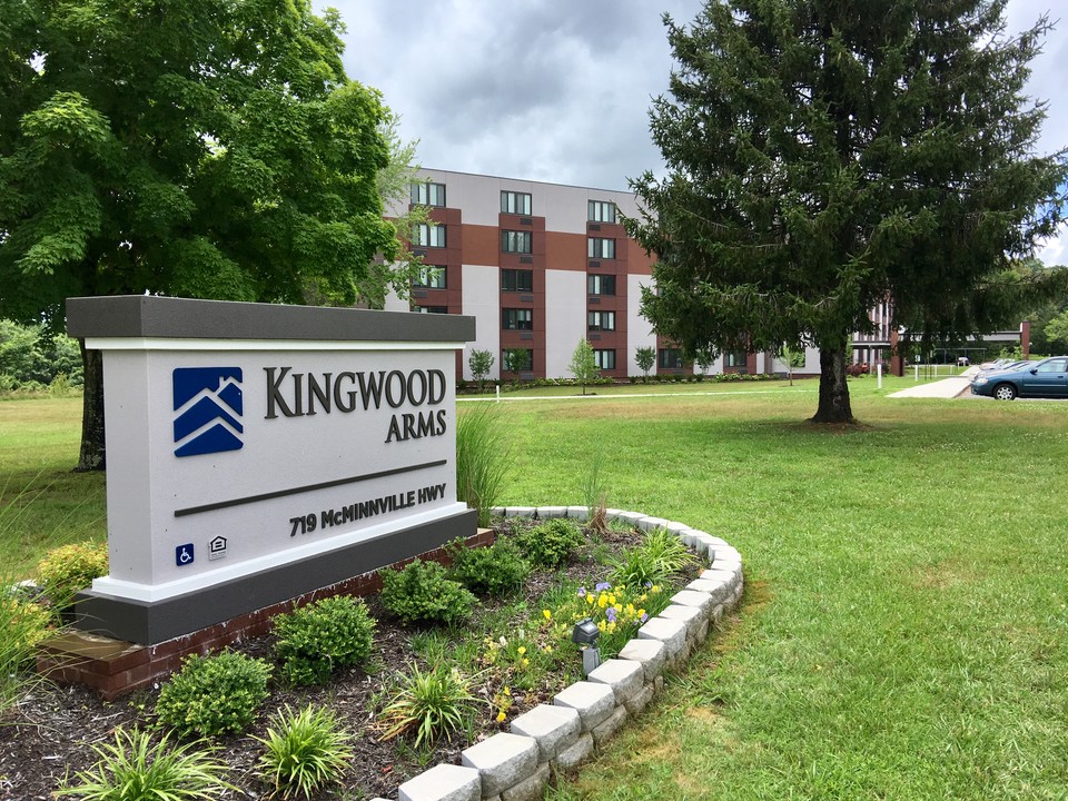 Kingwood Arms in Manchester, TN - Building Photo