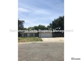 6912 Southwood Way in Sacramento, CA - Building Photo