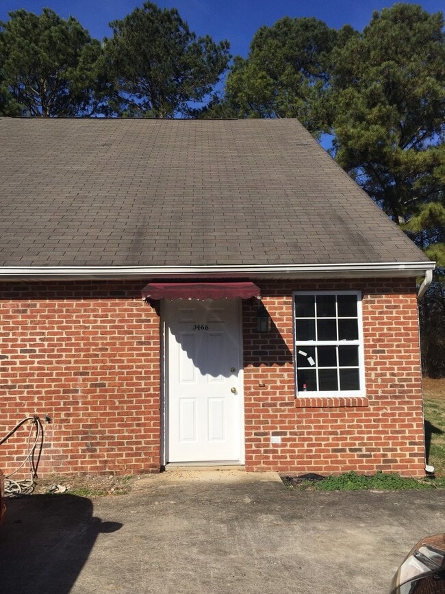 property at 3466 Hedge Drive Northeast