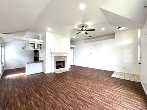 8732 San Joaquin Trail in Fort Worth, TX - Foto de edificio - Building Photo