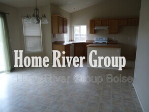 378 Washakie St E in Meridian, ID - Building Photo - Building Photo
