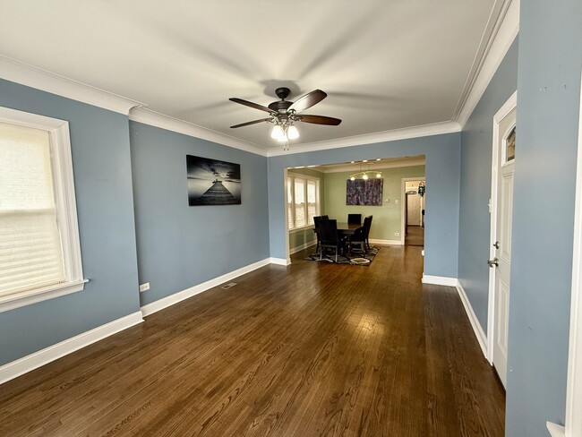 6742 S Artesian Ave in Chicago, IL - Building Photo - Building Photo