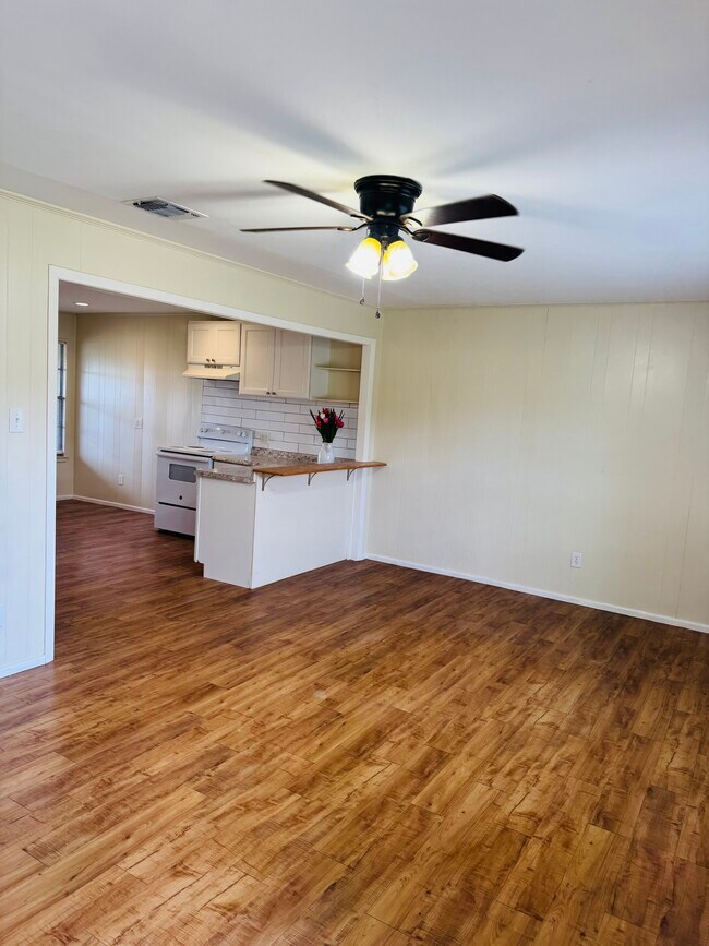 1765 Sheppard Rees Rd in Kerrville, TX - Building Photo - Building Photo