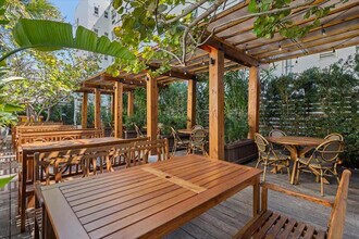 1700 Alton Rd in Miami Beach, FL - Building Photo - Building Photo