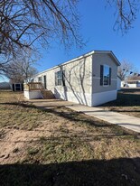 124 Pruitt St in Lexington, OK - Building Photo