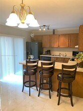2561 Camelot Ct in Hollywood, FL - Building Photo - Building Photo