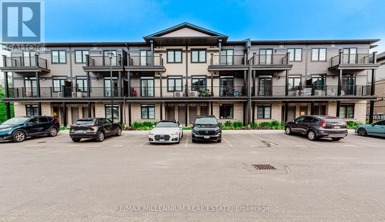 98 Lomond Ln in Kitchener, ON - Building Photo